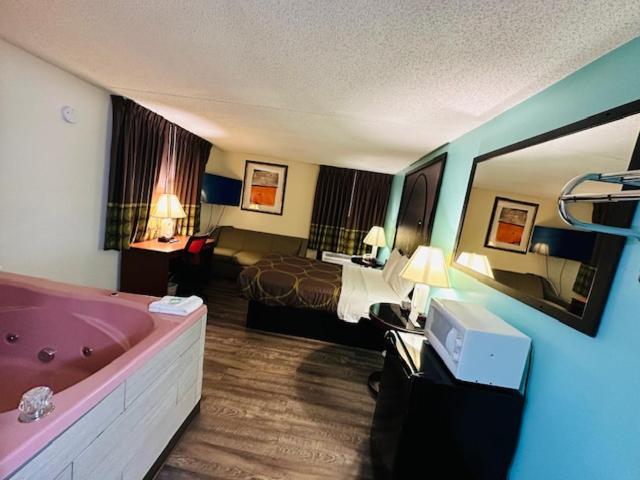 Hotel Super 8 By Wyndham By Andy Williams Theatre 2*