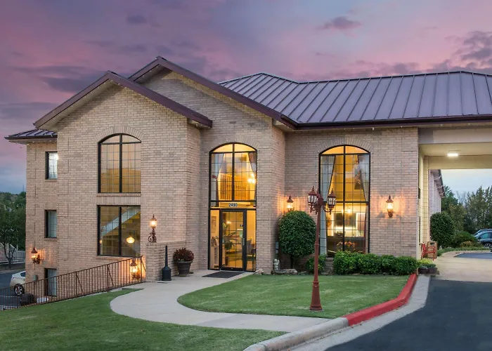 Super 8 By Wyndham Branson By Andy Williams Theatre